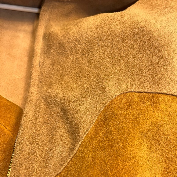 Beautiful Leather Poncho - Picture 7 of 13